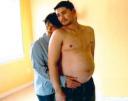 El 1º hombre embarazado: ‘mi mujer me inseminó en casa’