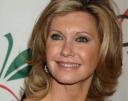 Olivia Newton-John recauda fondos contra el cáncer